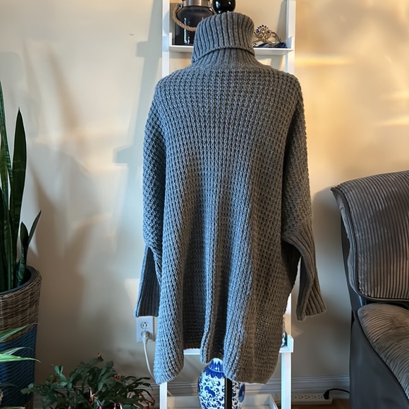 ANGELA MARA made in Italy oversized turtleneck size small/medium - Picture 8 of 10